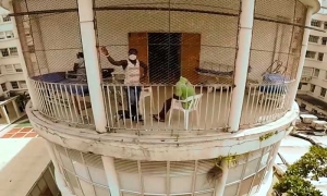 “La plata o la vida” y foro #YoSoyHUV