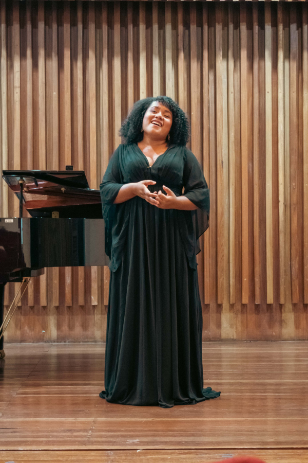 Egresada de Música, reconocida en su Master a nivel internacional.