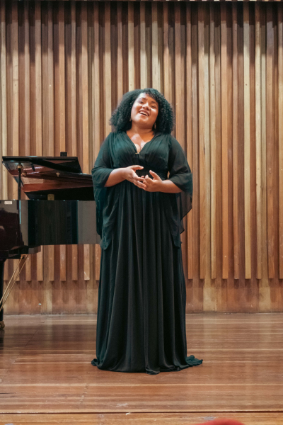 Egresada de Música, reconocida en su Master a nivel internacional.